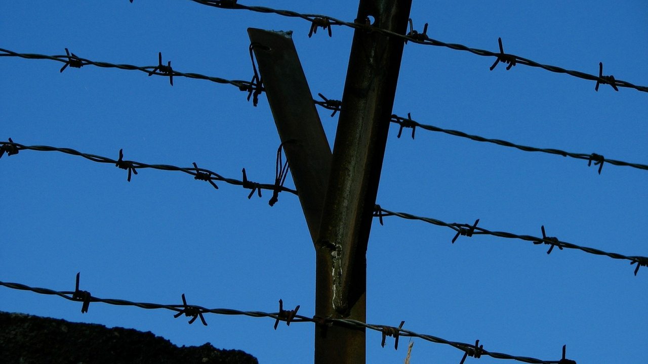 What to Know About Barbed Wire Fences - Chainwire Fencing Newcastle