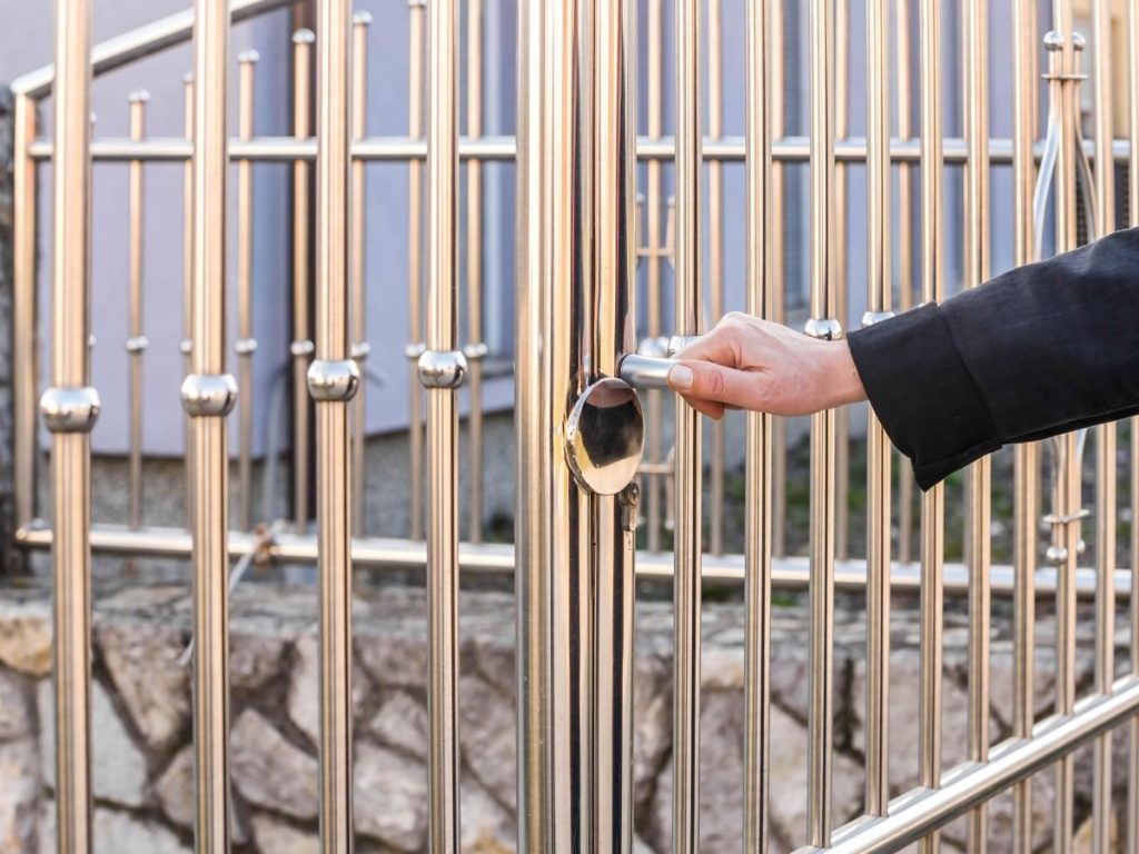 Steel Fencing - Steel Fencing