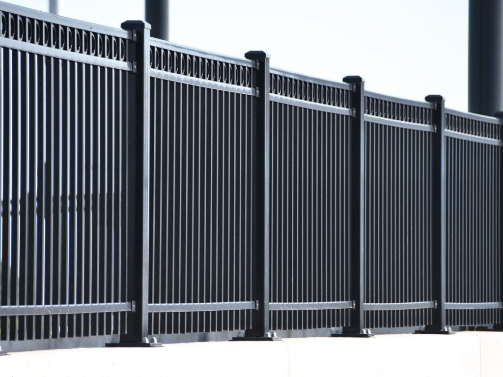 Steel Fencing - Steel Fencing